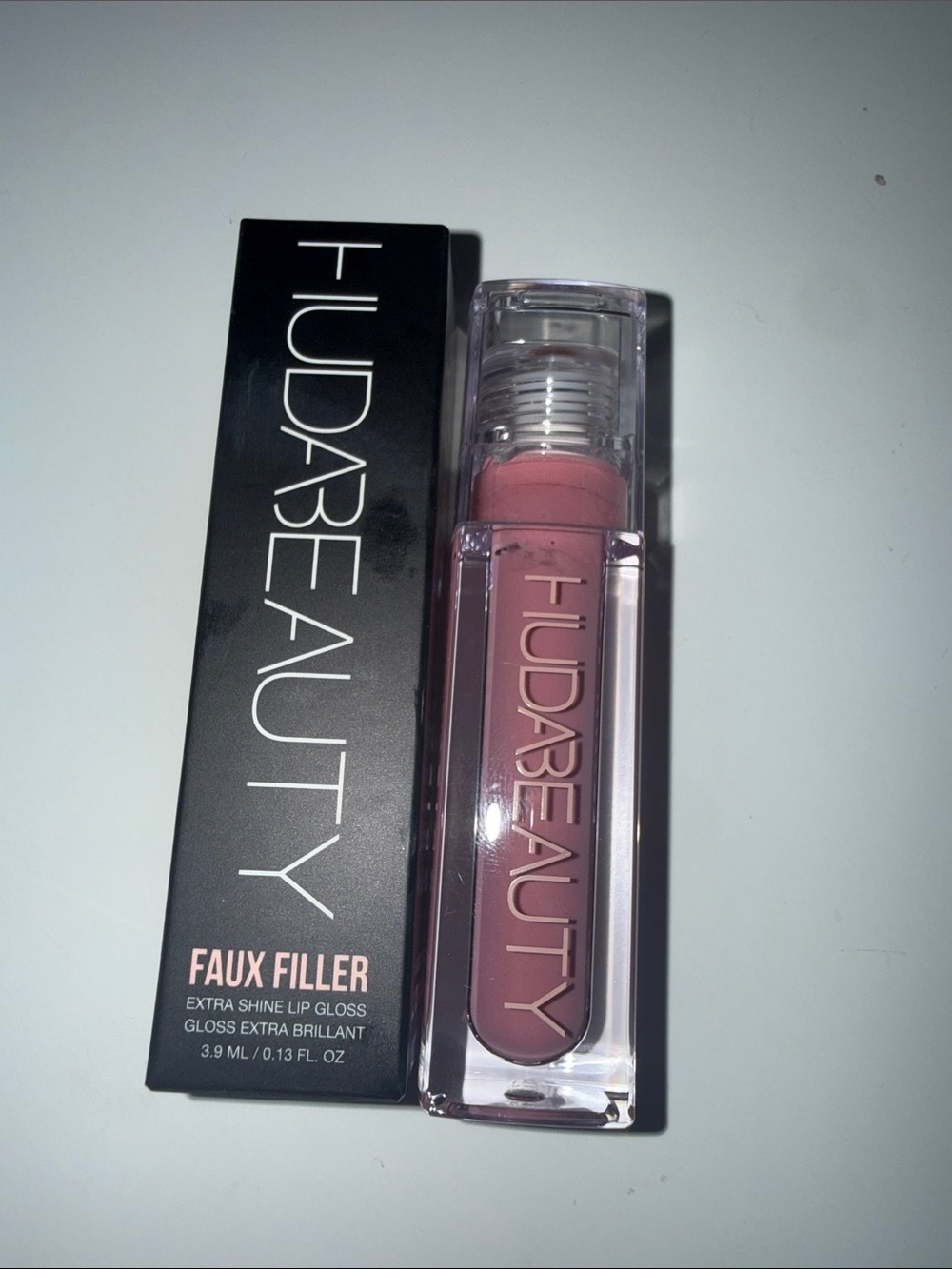 HUDA BEAUTY Faux Filler Lip Gloss Sugar Baby